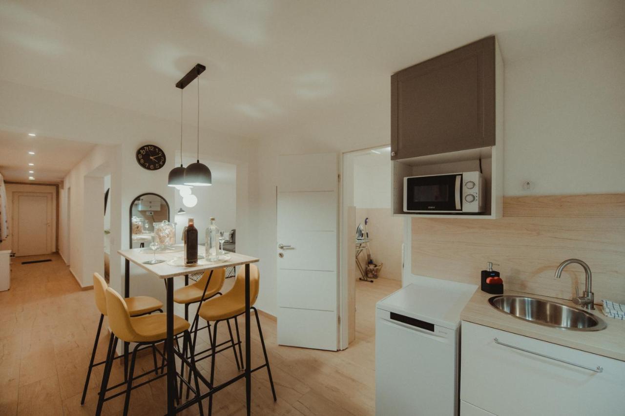 Kucica Lägenhet Ðakovo Exteriör bild